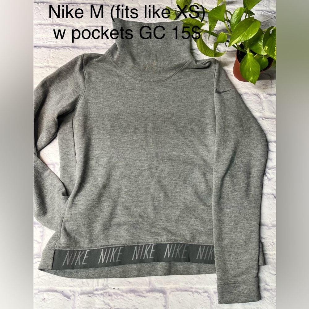 Nike M sweatshirt with pockets